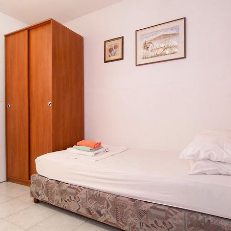 Split Accommodation Luaran gambar