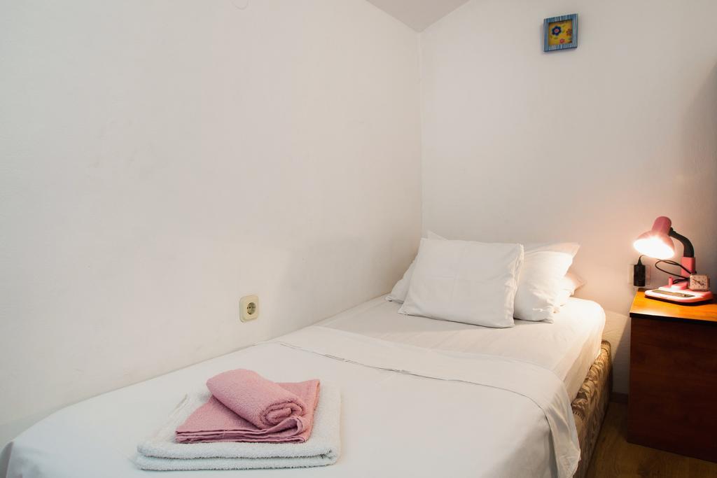 Split Accommodation Bilik gambar