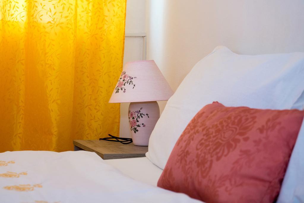 Split Accommodation Bilik gambar