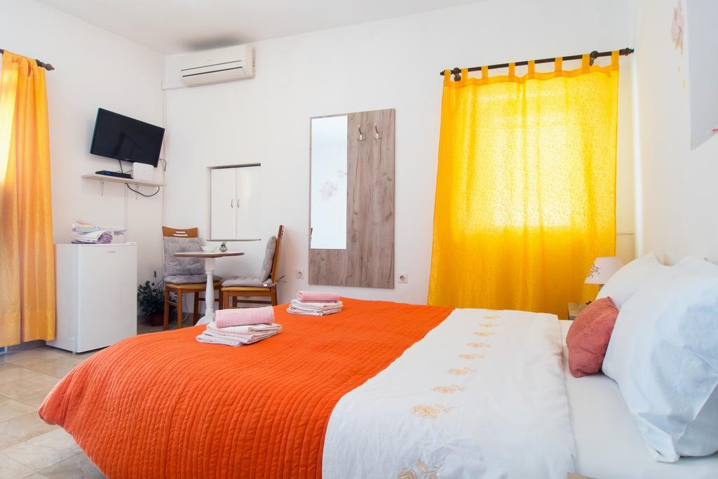 Split Accommodation Bilik gambar