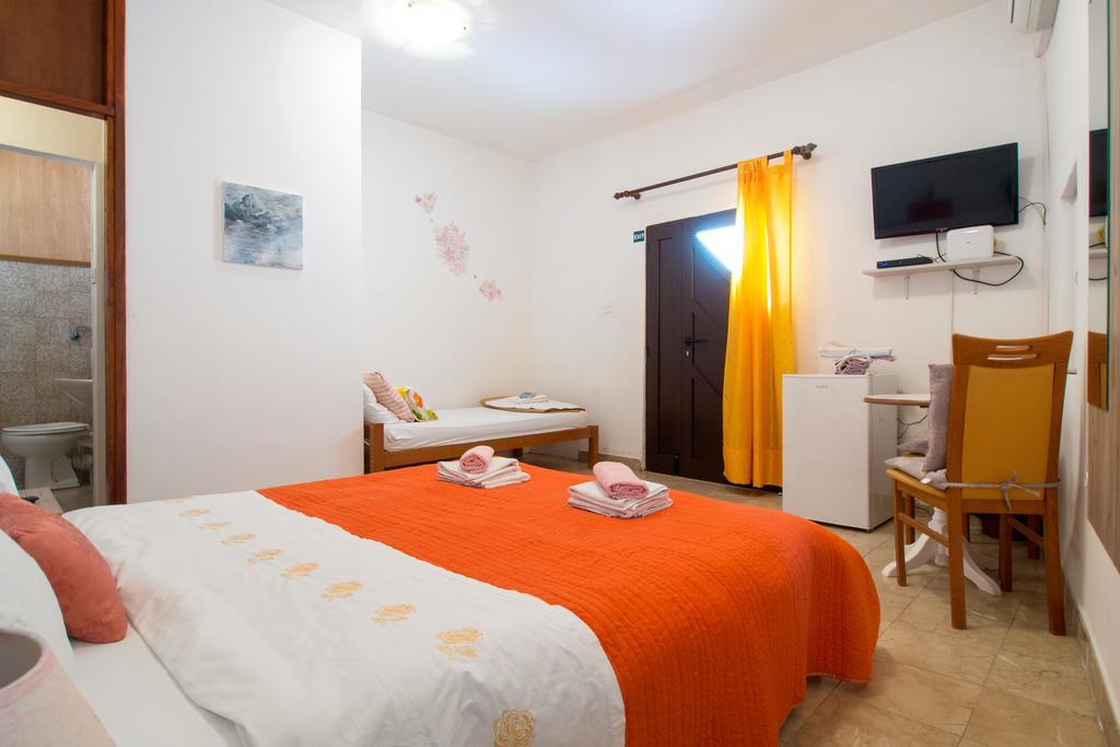 Split Accommodation Bilik gambar