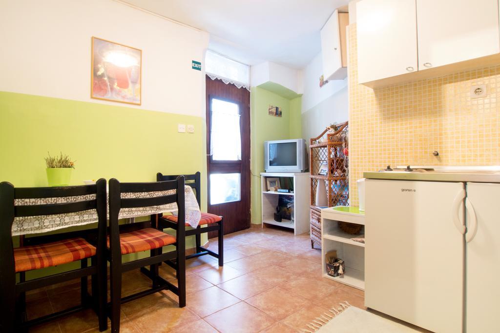 Split Accommodation Bilik gambar
